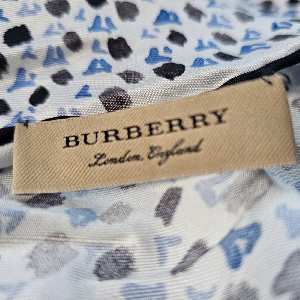 Burberry Blue Black & White Modal & Cashmere Lightweight Scarf - Picture 11 of 12